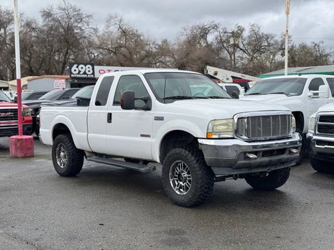 Used 2004 Ford F250 XL image 2