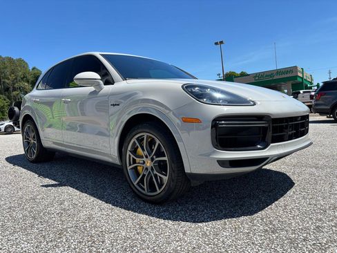 Used 2020 Porsche Cayenne Turbo S w/ Premium Package Plus AWD/4WD image 10