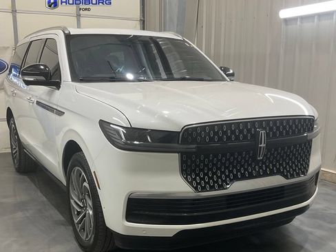 Used 2025 Lincoln Navigator Reserve AWD/4WD image 1