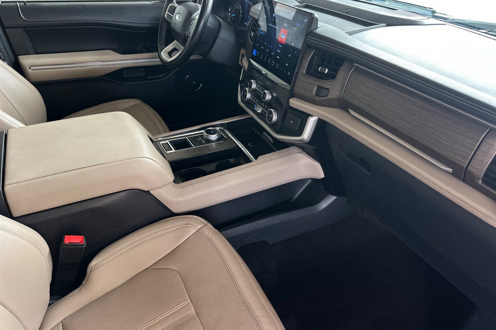 Certified 2024 Ford Expedition Max Limited RWD image 16