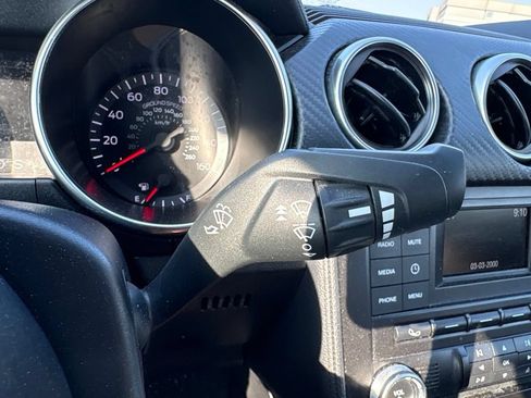 Used 2018 Ford Mustang Coupe RWD image 25