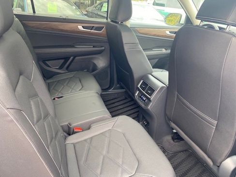 New 2026 Volkswagen Atlas SE image 13