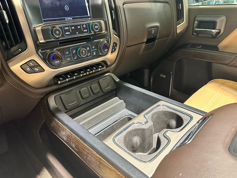 Used 2017 GMC Sierra 1500 Denali w/ Denali Ultimate Package AWD/4WD image 12