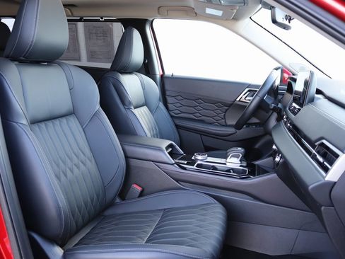 Used 2025 Mitsubishi Outlander SEL AWD/4WD image 42