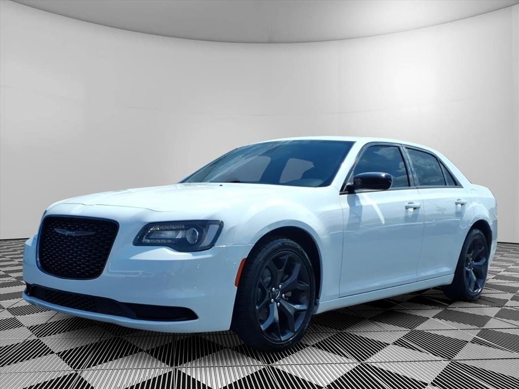 Used 2023 Chrysler 300 Touring w/ Sport Appearance Package RWD image 23
