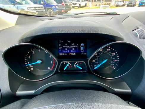 Used 2018 Ford Escape SE w/ SE Sync 3 Package AWD/4WD image 38