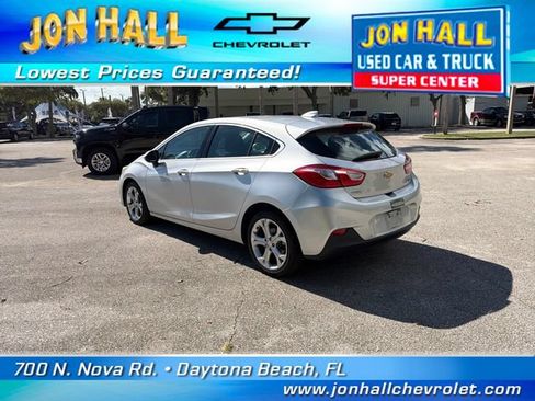Used 2018 Chevrolet Cruze Premier FWD image 7