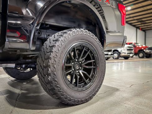 Used 2018 Ford F150 Platinum w/ FX4 Off-Road Package AWD/4WD image 7