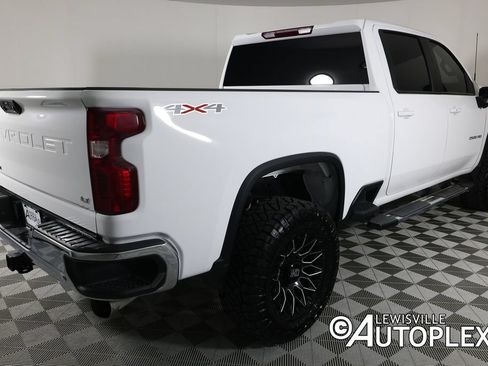 Used 2025 Chevrolet Silverado 2500 LT w/ Convenience Package AWD/4WD image 5
