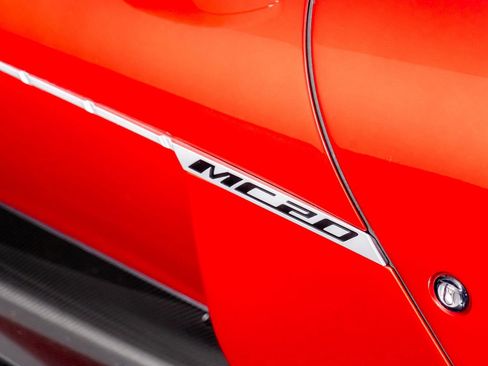 Used 2022 Maserati MC20 Coupe image 6