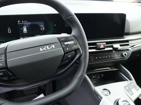 New 2026 Kia Sportage EX image 28