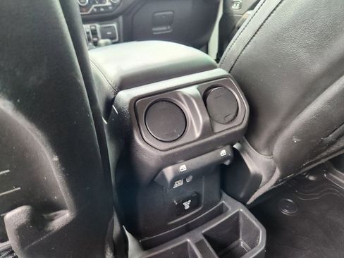 Used 2022 Jeep Wrangler Unlimited Rubicon w/ Xtreme Recon 35" Tire Package AWD/4WD image 36