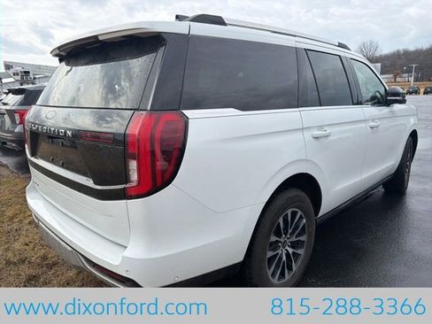 Used 2025 Ford Expedition Platinum image 5