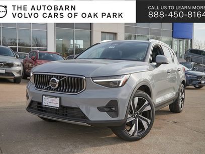 New 2025 Volvo XC40 B5 Plus w/ Climate Package