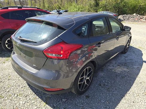 Used 2017 Ford Focus SEL FWD image 3