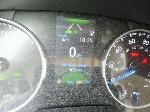 Used 2022 Toyota RAV4 XLE Premium AWD/4WD image 12