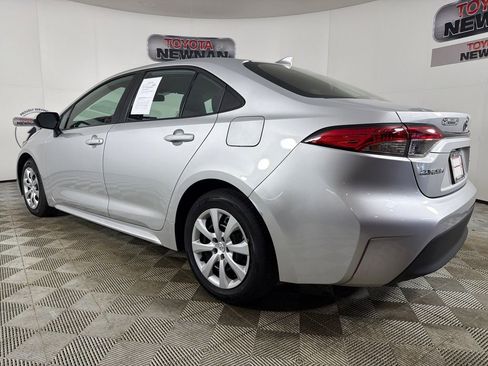 Used 2024 Toyota Corolla LE image 5