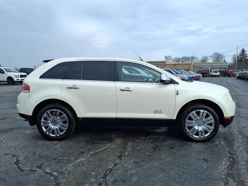Used 2008 Lincoln MKX FWD image 2