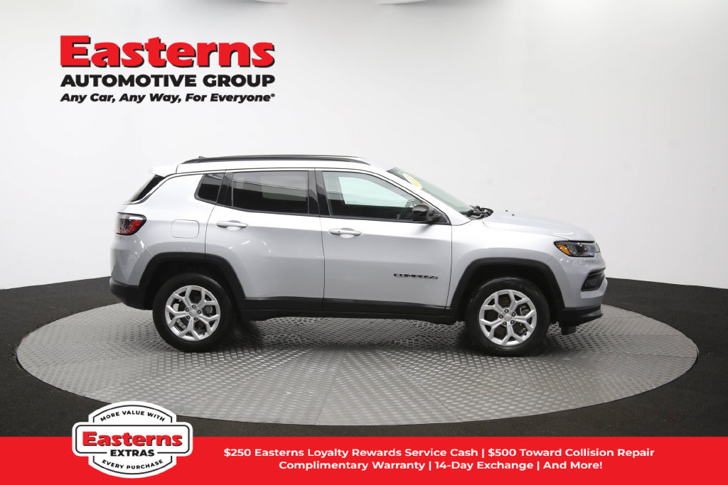Used 2024 Jeep Compass Latitude AWD/4WD image 46