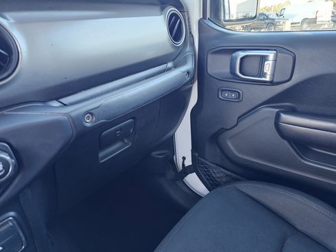Used 2020 Jeep Gladiator Sport w/ Quick Order Package 24S image 27