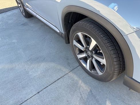 Certified 2024 Honda Pilot Touring image 11