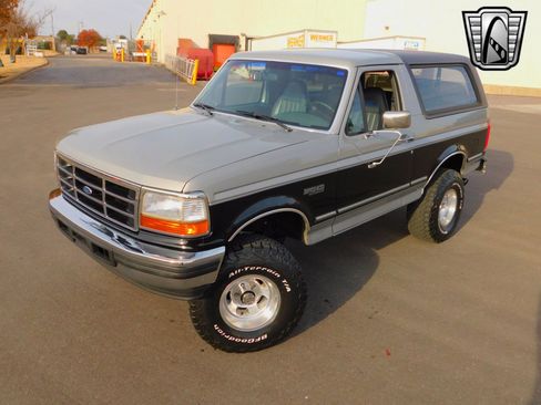 Used 1992 Ford Bronco image 3