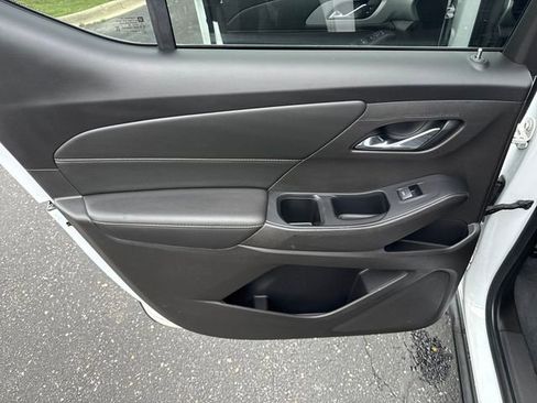 Certified 2021 Chevrolet Traverse LS image 28