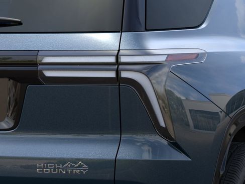 New 2026 Chevrolet Traverse High Country FWD image 12