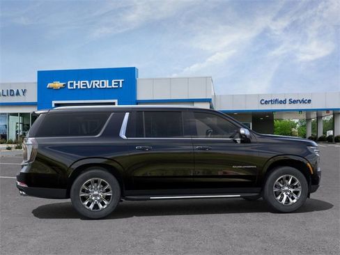New 2025 Chevrolet Suburban Premier image 5