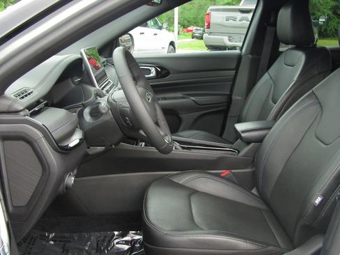 Certified 2025 Jeep Compass Limited w/ High Altitude Package AWD/4WD image 7