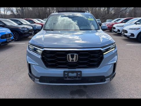 Used 2023 Honda Pilot Elite image 9