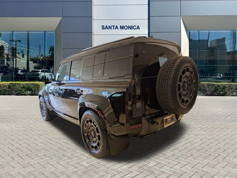 New 2026 Land Rover Defender 110 OCTA AWD/4WD image 7