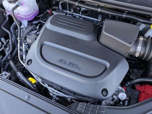 New 2026 Chrysler Pacifica Select FWD image 31