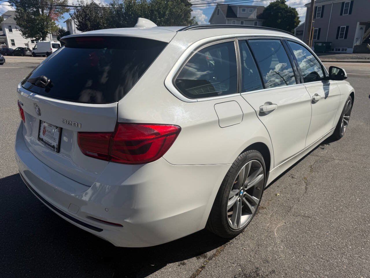 Used 2016 BMW 328i xDrive Wagon AWD/4WD image 9