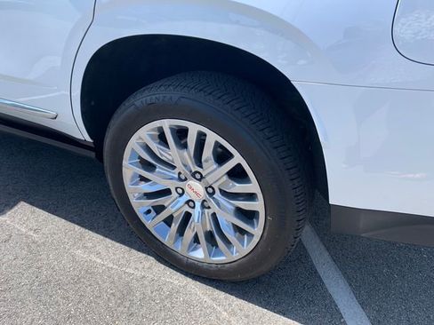 Used 2023 GMC Yukon Denali image 8