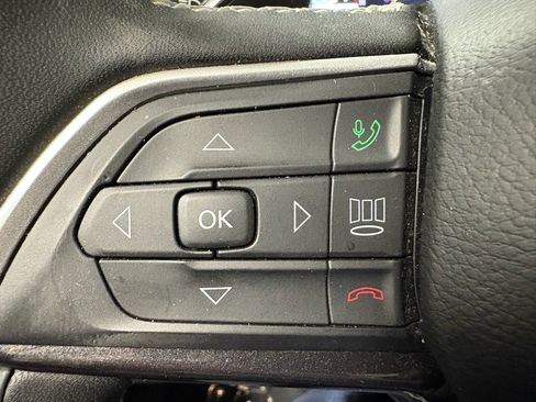 Used 2023 Jeep Grand Cherokee L Laredo w/ Luxury Tech Group I AWD/4WD image 16