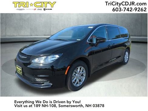 New 2026 Chrysler Voyager LX image 1