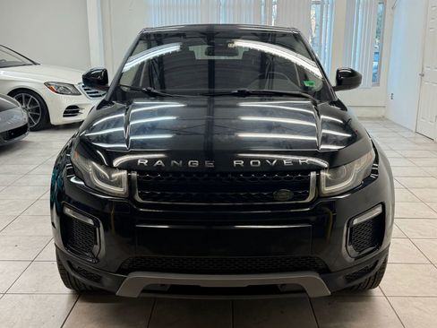 Used 2018 Land Rover Range Rover Evoque SE Premium image 2
