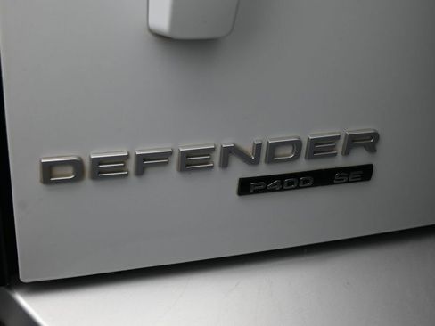 Used 2020 Land Rover Defender 110 SE AWD/4WD image 8
