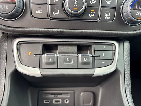 Used 2024 GMC Terrain SLE w/ Driver Convenience Package AWD/4WD image 27