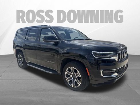 Used 2024 Jeep Wagoneer Series II w/ Flexible Seating Group RWD image 2