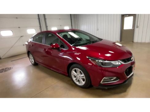 Used 2017 Chevrolet Cruze LT w/ Sun And Sound Package image 2