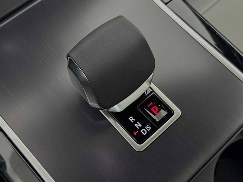 New 2026 Land Rover Range Rover Velar Dynamic SE image 16