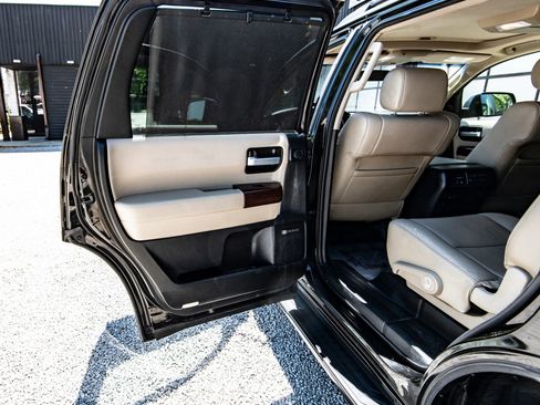 Used 2012 Toyota Sequoia Platinum image 27