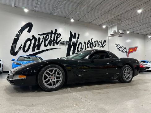 Used 2004 Chevrolet Corvette Z06 w/ Memory Package RWD image 16