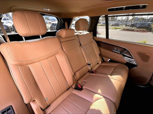 Certified 2025 Land Rover Range Rover Long Wheelbase SE AWD/4WD image 26