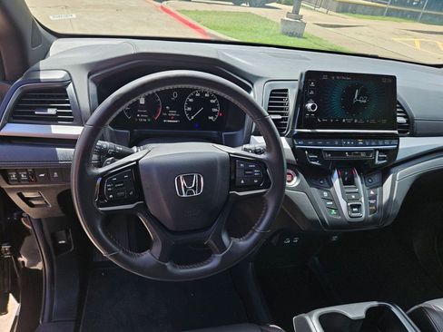 Used 2025 Honda Odyssey Sport-L image 17