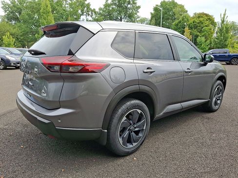 Certified 2026 Nissan Rogue SV w/ SV Premium Package AWD/4WD image 6