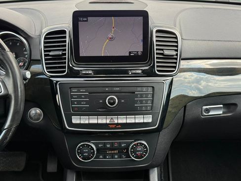 Used 2018 Mercedes-Benz GLS 550 4MATIC image 19