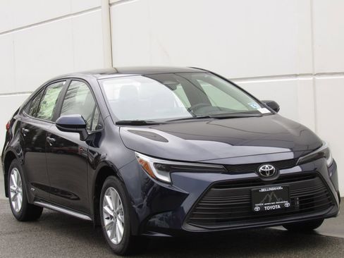 New 2026 Toyota Corolla LE w/ LE Premium Package AWD/4WD image 2